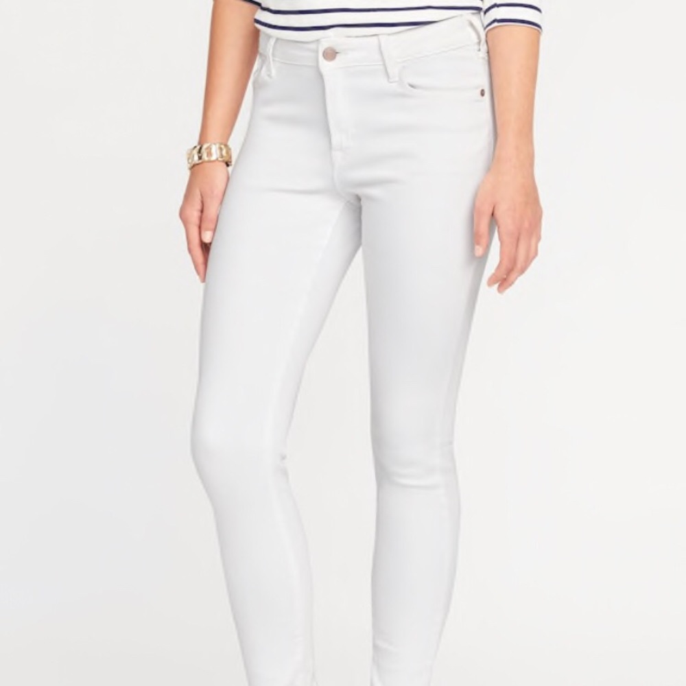 $14 w/MakeOfferButton White skinny jeans old navy